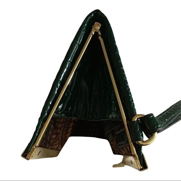 ANNE KLEIN Wristlet/Clutch Crocodile Green Gold Trim Size 7” x 4.5” - Picture 5 of 6
